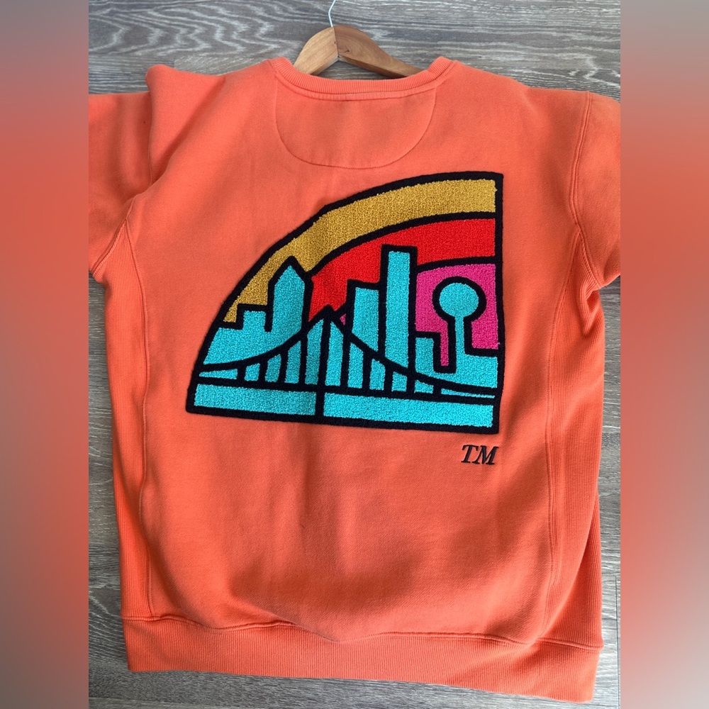 By way of Dallas skyline crewneck pullover sweatshirt‎ Size Large - Picture 3 of 11